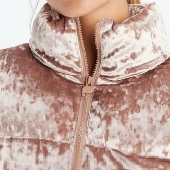 Fabletics crushed velvet puffer coat. - Picture 3 of 4